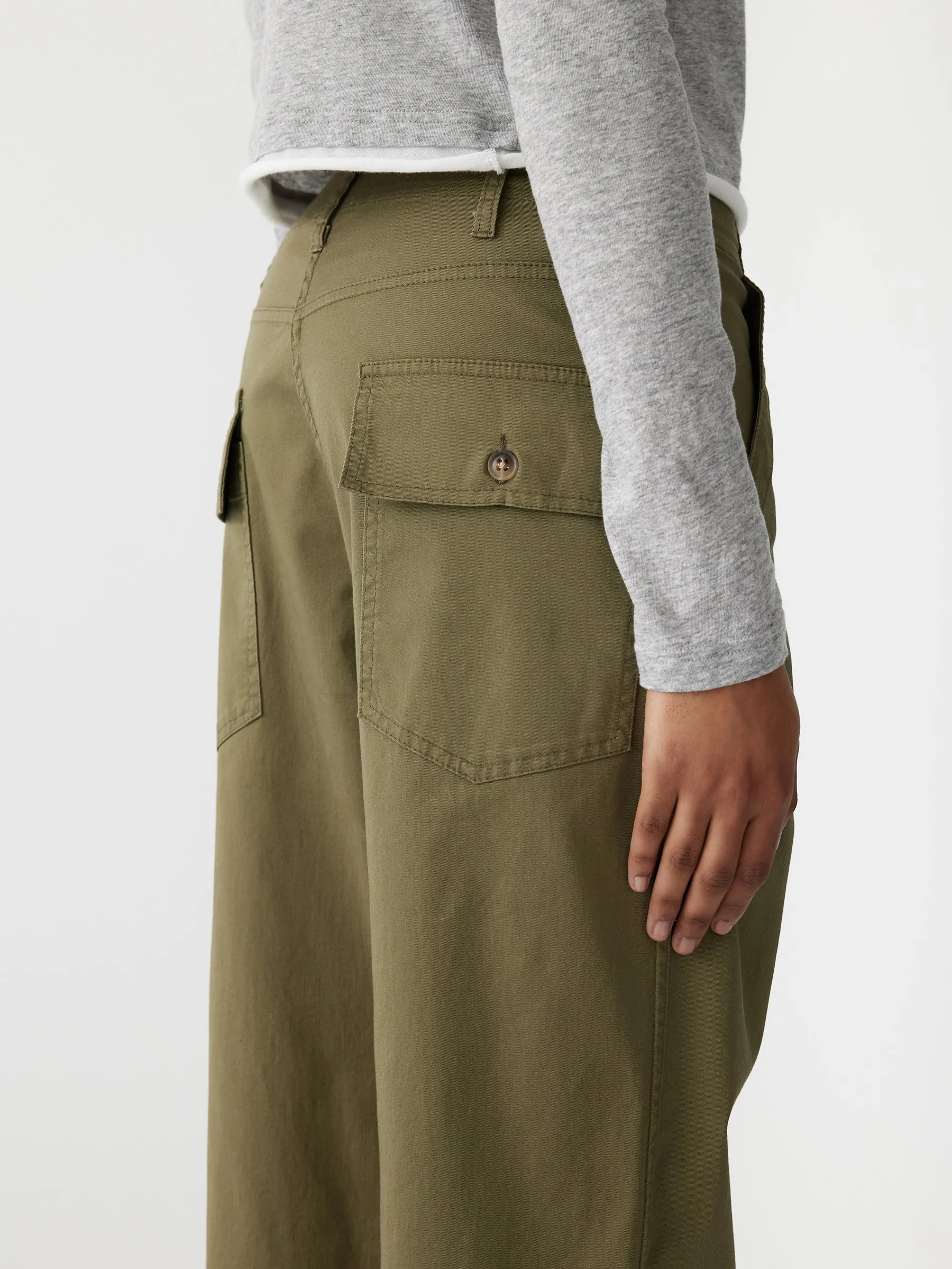 Bassike Stretch Cotton Relaxed Pant in Military